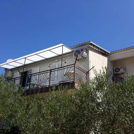 Apartment Vedris Srima Apartment